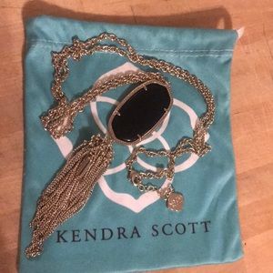 Kendra Scott necklace